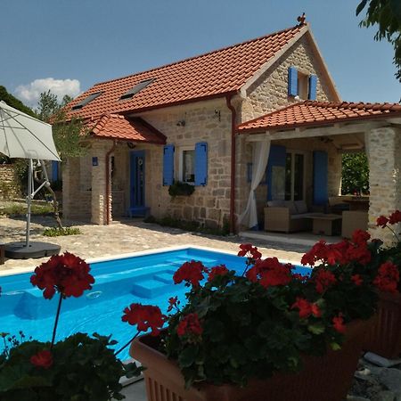 Holiday Home Toma Puljane Kültér fotó