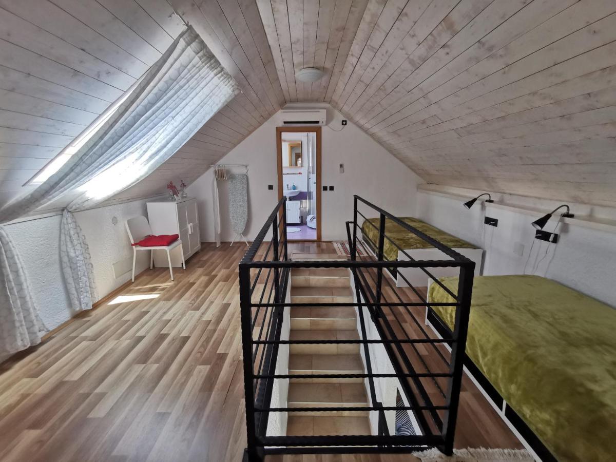 Holiday Home Toma Puljane Kültér fotó