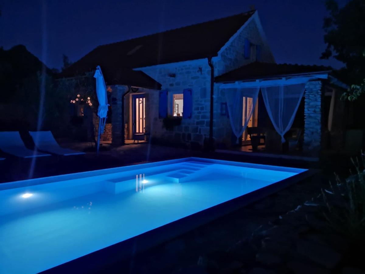 Holiday Home Toma Puljane Kültér fotó