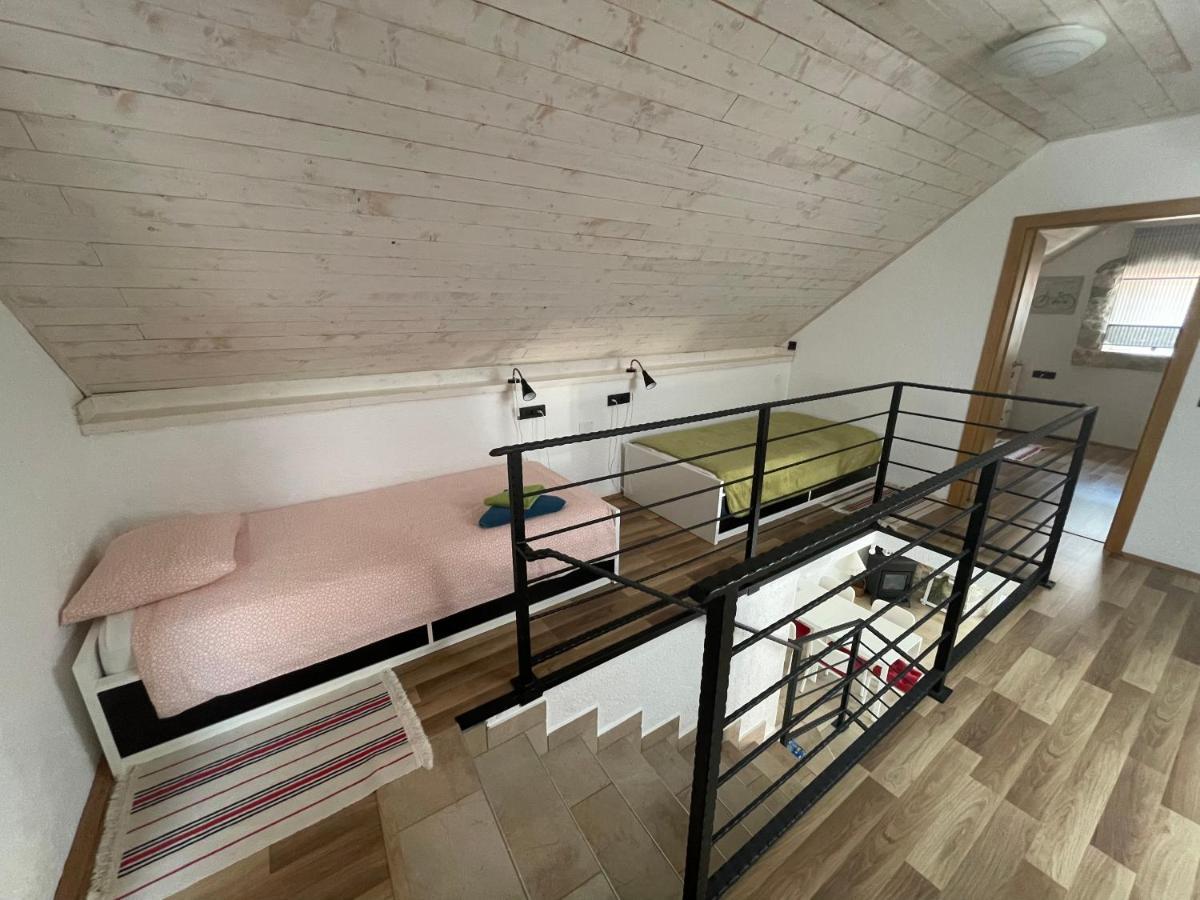 Holiday Home Toma Puljane Kültér fotó