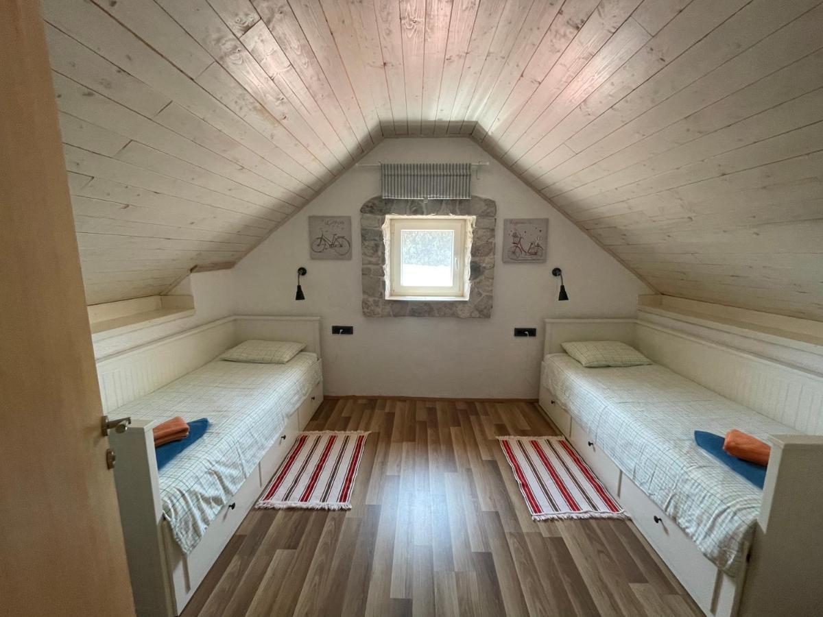 Holiday Home Toma Puljane Kültér fotó