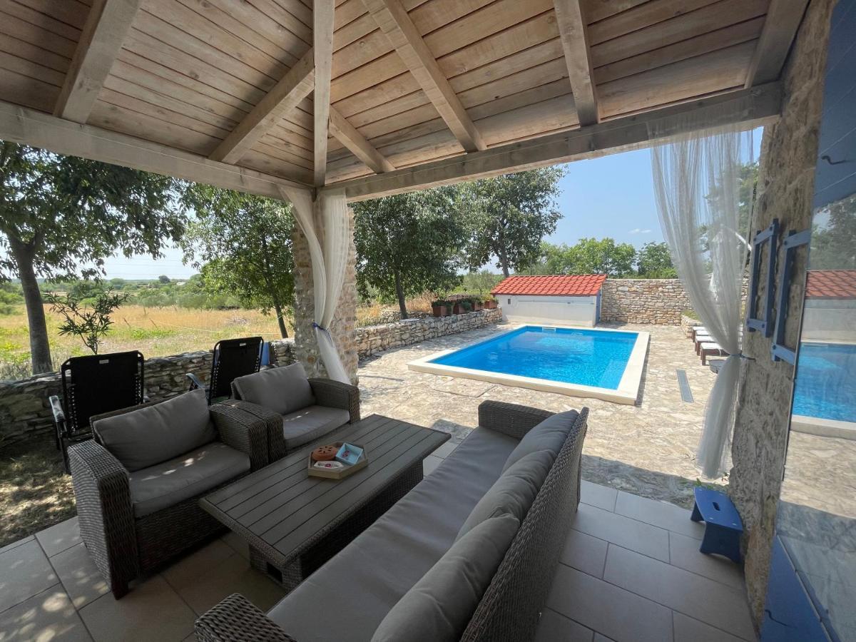 Holiday Home Toma Puljane Kültér fotó
