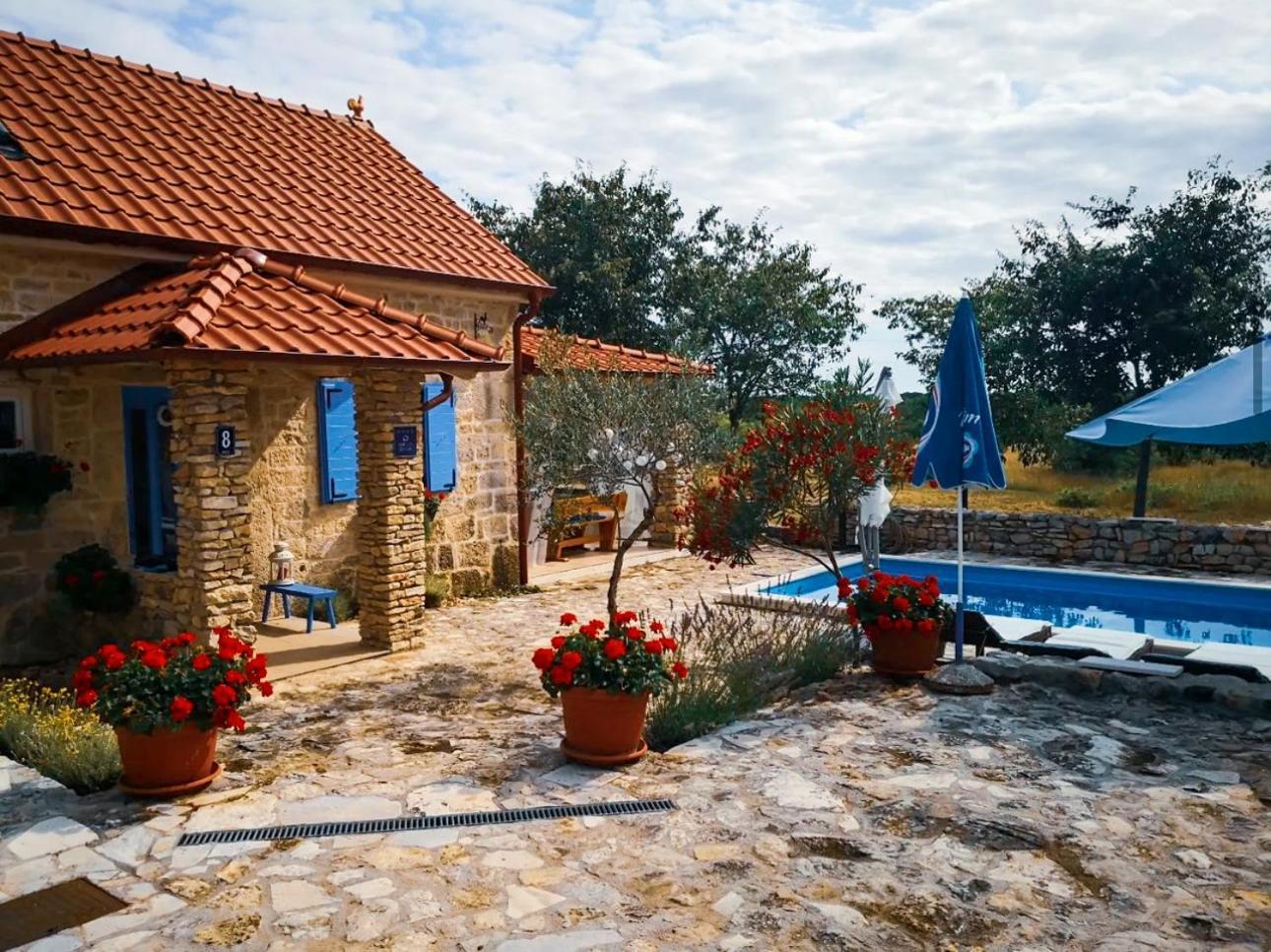 Holiday Home Toma Puljane Kültér fotó