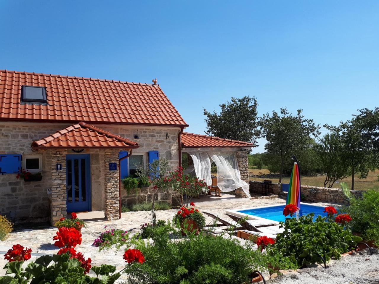 Holiday Home Toma Puljane Kültér fotó