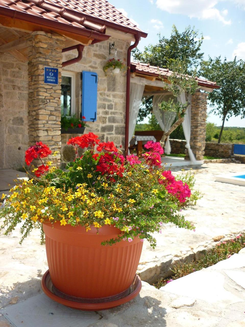 Holiday Home Toma Puljane Kültér fotó
